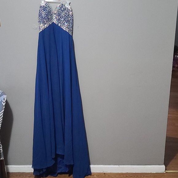 Prom dress - Picture 1 of 3